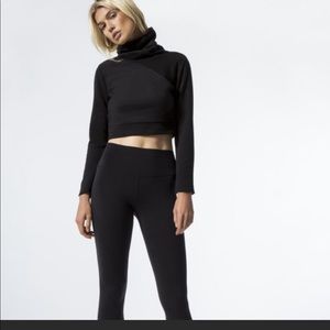 alo yoga black soleil crop cowl size small